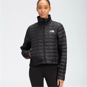 NWOT the Northface thermoball eco crop cropped black matte puffer